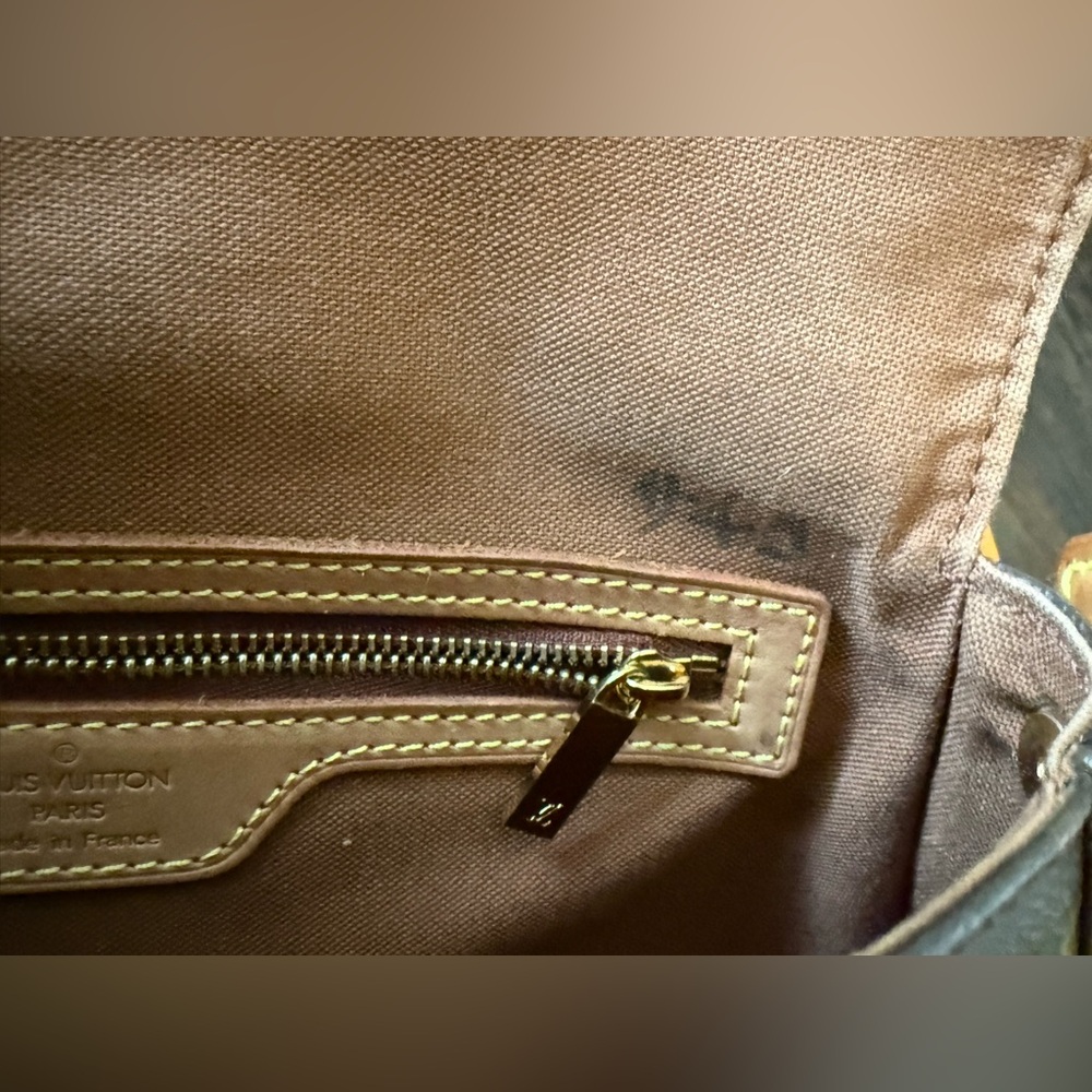 Louis Vuitton Mini Looping Shoulder
Bag (with Box) - Picture 15 of 16